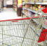 Омичи в магазинах обращают внимание на промоакции и продукты местных производителей - Om1.Ru