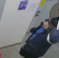 «Случайно поскользнулся и разбил стекло» - омский депутат Пугачев оправдал свой дебош в подъезде скользким полом - ИА Новый Омск