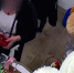 Омские полицейские по отпечаткам пальцев на открытках нашли мошенницу - 12 канал