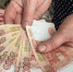 Омичка хотела продать инвалидное кресло за 2 500 рублей, но отдала мошенникам почти миллион - Om1.Ru