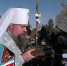 В Успенском кафедральном соборе собрались верующие, чтобы помолиться Божией Матери перед великой святыней - 12 канал