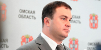 Виталий Хоценко отвёз своих детей на кондитерскую фабрику в Омске - Om1.Ru