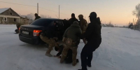 В Омской области у 18-летнего парня вымогали выплаты за погибшего на СВО отца - ИА Новый Омск