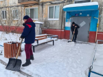В Центральном округе более 300 дворников вышли на борьбу со снегом