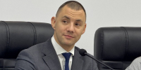 Показаны медали для участников Рождественского полумарафона-2025 в Омске - СуперОмск