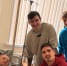Хоккеисты омского «Авангарда» навестили травмированного игрока «Салавата Юлаева» в больнице - 12 канал