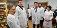 Губернатор Виталий Хоценко и руководитель Социального фонда России Сергей Чирков посетили Центр реабилитации «Омский» - Правительство Омской области