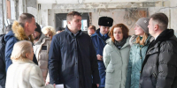 Виталий Хоценко проверил, как идёт ремонт омских школ - 12 канал