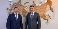 В Москве прошла рабочая встреча Виталия Хоценко с Дмитрием Кобылкиным - Газета Омский пригород