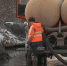 Омские сотрудники УДХБ откачивают талую воду - 12 канал