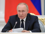 Владимир Путин наградил двух глав сельхозпредприятий медалями