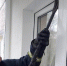 Спасатели помогли омичке попасть в квартиру к двухлетнему ребёнку - 12 канал