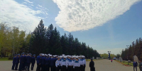 На церемнию пришло много людей в форме - Gorod55.Ru