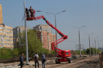 На бульваре Архитекторов монтируют уличные светильники