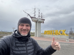 Омич Андрей Неридный завершил благотворительный забег "Кеды деда"