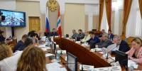 Виталий Хоценко провёл очередное заседание Парламентского клуба - Правительство Омской области
