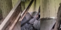 В Омске потолок дома обвалился прямо на головы жильцов - РИА Омск-информ