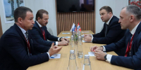 Виталий Хоценко  обсудил на полях ПМЭФ-2025 проекты холдинга «Русклимат» в ОЭЗ «Авангард» и инициативы Омского землячества - Правительство Омской области