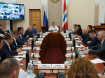 Хоценко поставил задачу по ремонту дорог в Омской области