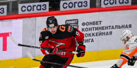 Хоккеист «Авангарда» Маклауд оправдан, но НХЛ не пускает его на лёд. Что дальше? - Om1.Ru