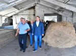 Губернатор Виталий Хоценко в Муромцевском районе высоко оценил развитие производства льна