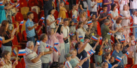 В Омском цирке установили рекорд, развернув 1 600 флагов и два гигантских триколора - ИА Омскрегион