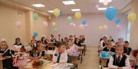 В Омске прошли торжественные линейки в обновленных школах - ГТРК Иртыш