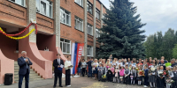Депутаты посетили торжественные линейки в школах! - Городской Совет