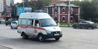 В центре Омска иномарка влетела в автобус с пассажирами: пострадал ребенок - РИА Омск-информ