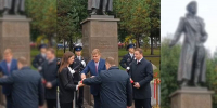 Полпред РФ Серышев открыл в Омске памятник советскому чекисту - РИА Омск-информ