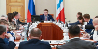 Виталий Хоценко поручил ускорить темпы работ по ремонту школ - 12 канал
