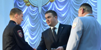 Виталий Хоценко поздравил сотрудников омского гарнизона полиции с профессиональным праздником - Правительство Омской области
