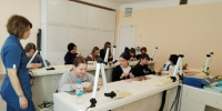 Омский медицинский колледж дает школьникам "билет в будущее" - МинЗдрав