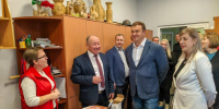 Виталий Хоценко оценил обновленные социальные объекты Любинского района Омской области - СуперОмск