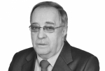 Погибшим после падения в яму с кипятком оказался омский профессор Владимир Красницкий