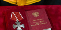 Семья омского героя приняла орден Мужества из рук Виталия Хоценко - СуперОмск