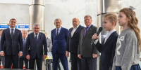 Губернатор Виталий Хоценко принял участие в отправке очередного гуманитарного груза в зону СВО - Газета Омский пригород