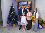 Виталий Хоценко исполнил новогодние мечты Анастасии и Миланы Сиденковых из Тары