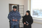 Исправительную колонию № 8 посетили начальник отделения ООО ЧОО «Сармат» Ренат Таштимиров и член Союза Дизайнеров России, волонтер по оказанию гуманитарной помощи участникам СВО Юлия Бойченко