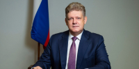 С наступающим Новым годом и Рождеством Полпред Президента РФ в Сибирском федеральном округе Анатолий Серышев поздравил Виталия Хоценко и жителей Омской области  - Правительство Омской области