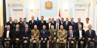 Виталий Хоценко вручил награды жителям Омской области в преддверии Дня защитника Отечества - 12 канал