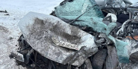 Под Омском грузовик вылетел на встречку и столкнулся с двумя легковушками - трое в больнице - ИА Новый Омск