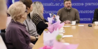 Депутат Юрий Иванищев встретился с волонтёрами - Городской Совет