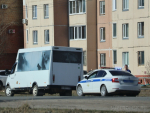 В Омске хрупкая девушка спасла водителя маршрутки от нападавшего