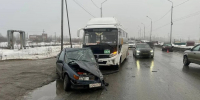 В Омске «Мицубиси» устроил цепную аварию с пассажирским автобусом и «Тойотой» - РИА Омск-информ