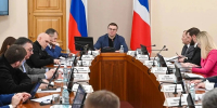 Губернатор Омской области провёл заседание Парламентского клуба - 12 канал