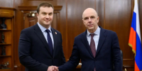 Виталий Хоценко и глава Минфина России Антон Силуанов обсудили бюджетную устойчивость и развитие инфраструктуры региона - Газета Омский пригород