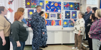 На выставке детских рисунков, посвященной космосу побывали сотрудники ИК-8 - УФСИН России