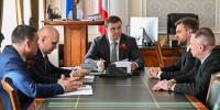 Губернатор Виталий Хоценко провел рабочую встречу с генеральным директором холдинга «Кордиант» Дмитрием Горбачевым - Газета Омский пригород