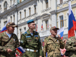 Парад национальностей в Омске прошел под песню «Катюша»: фото и видео с места событий